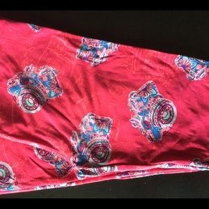 Lularoe OS Camera Leggings.